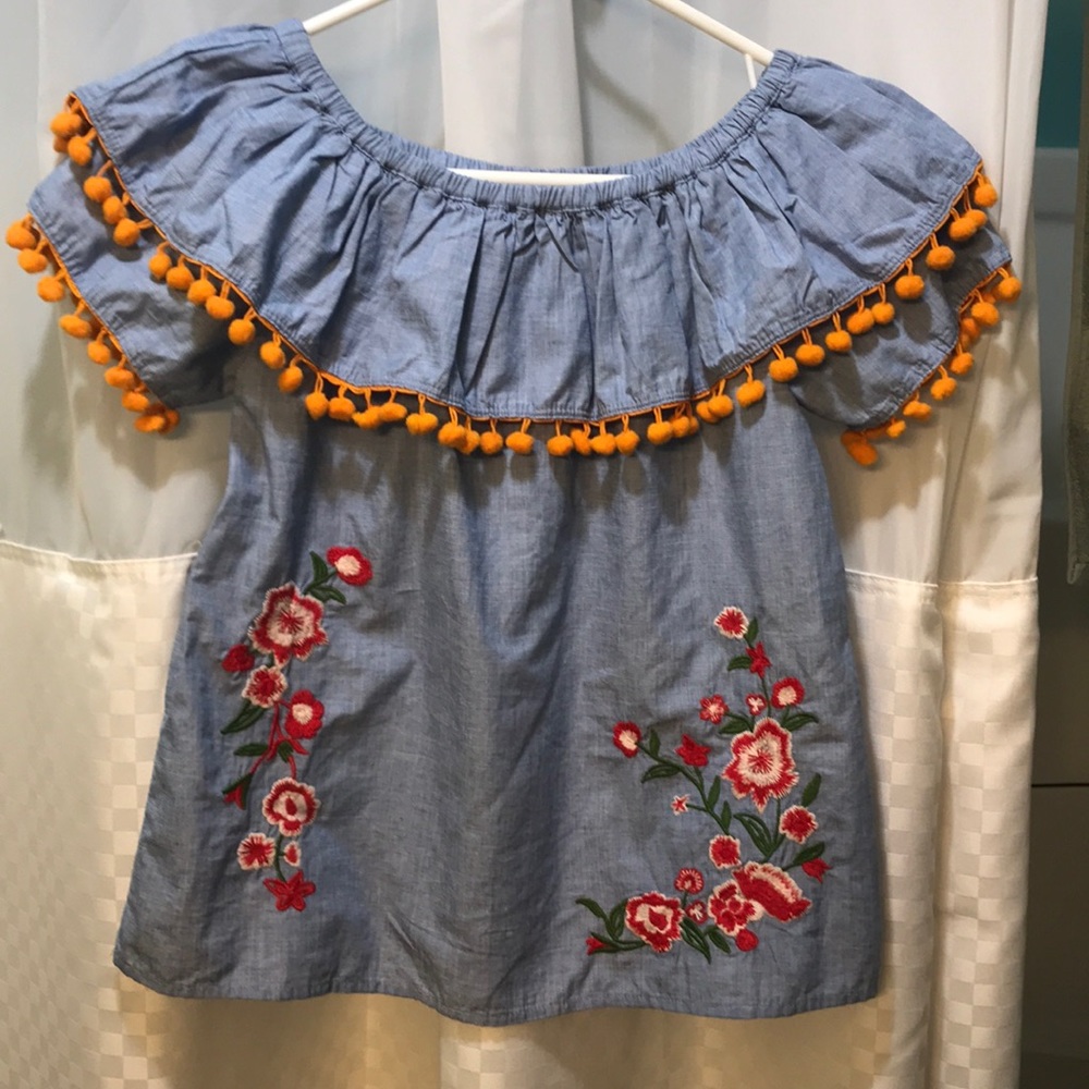 Girls Crown & Ivy peasant top.